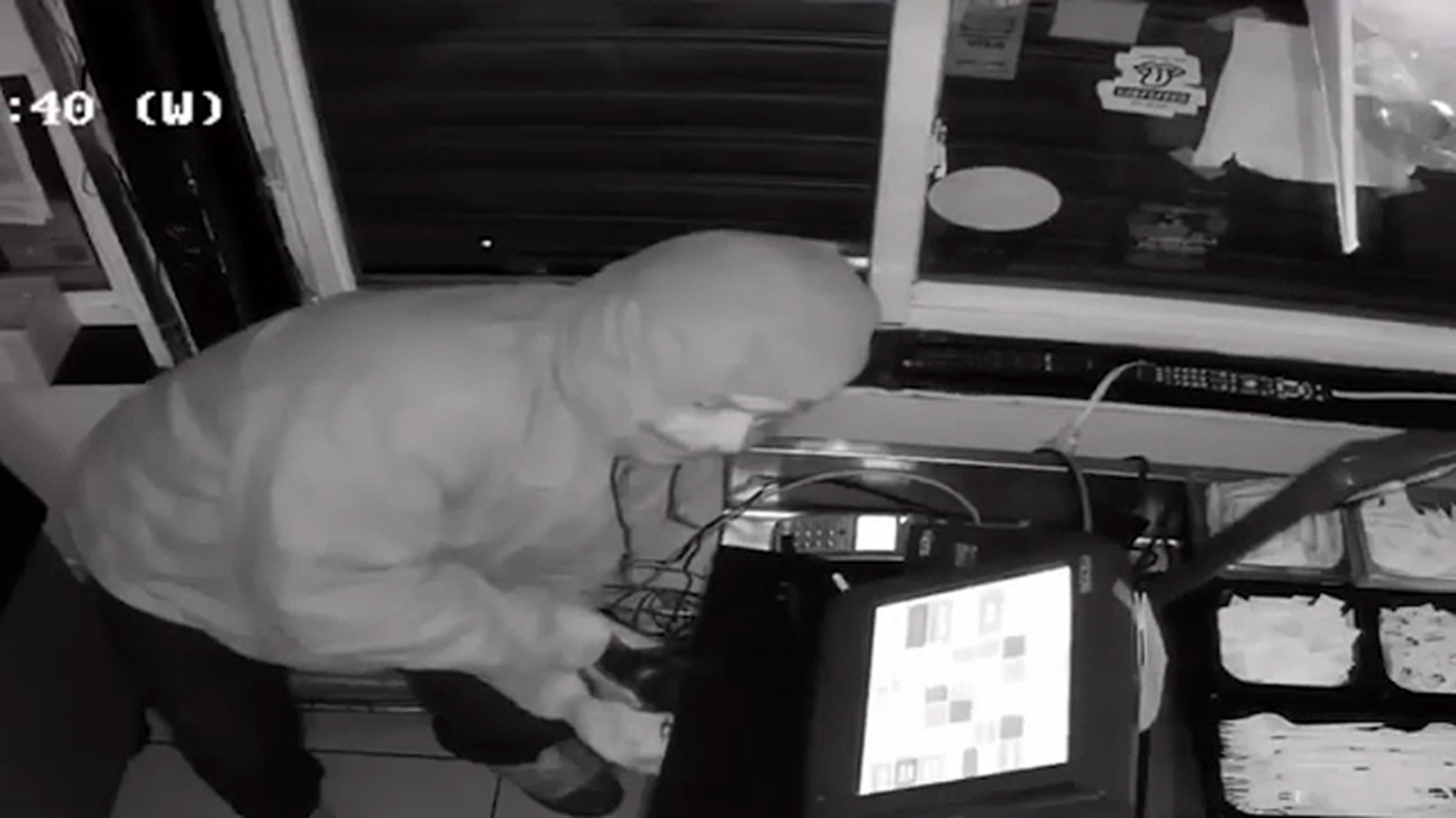 Suspects sought for restaurant robbery in South Philadelphia 6abc