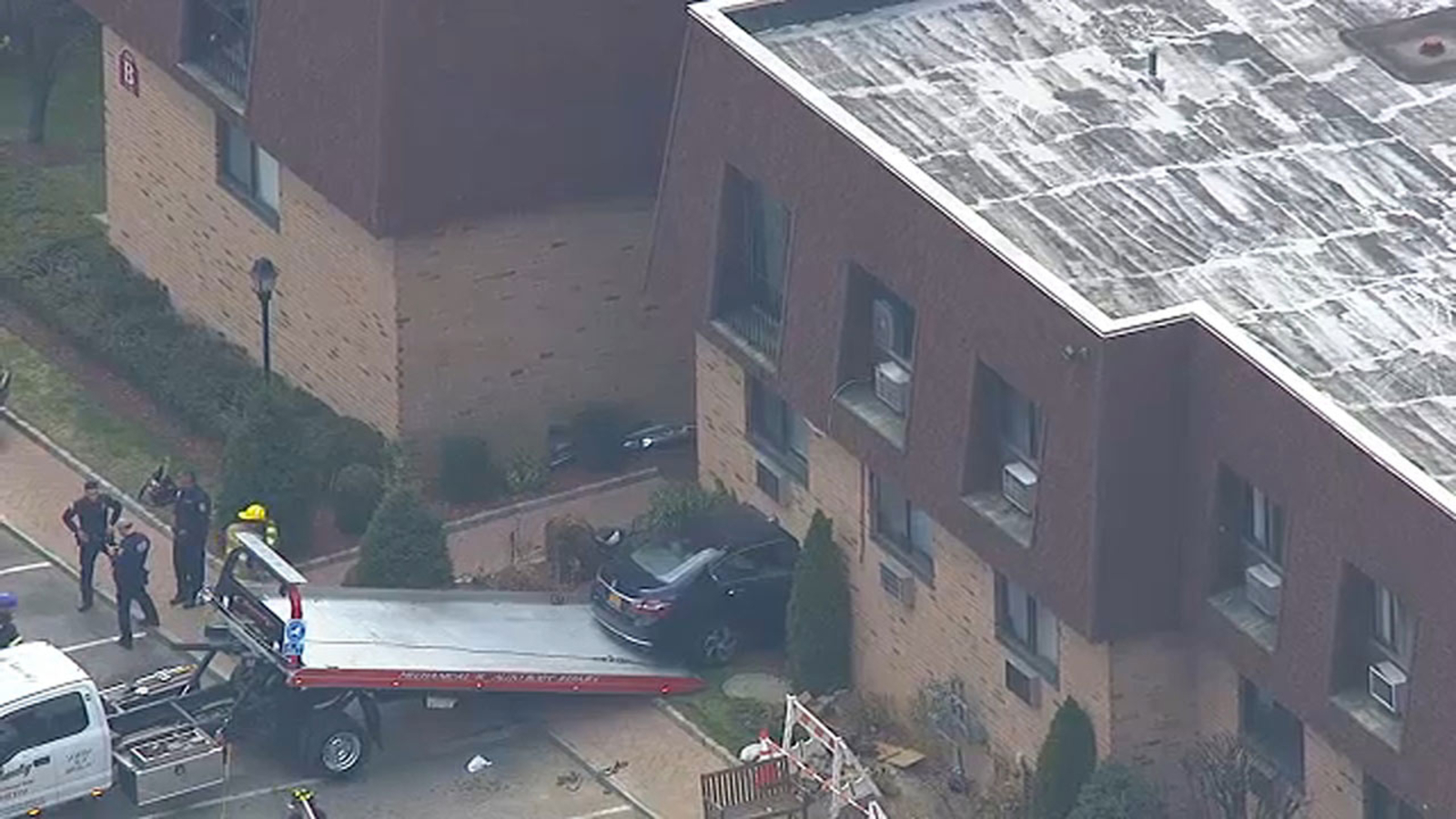Car slams into apartment building in Greenburgh, Westchester County ...