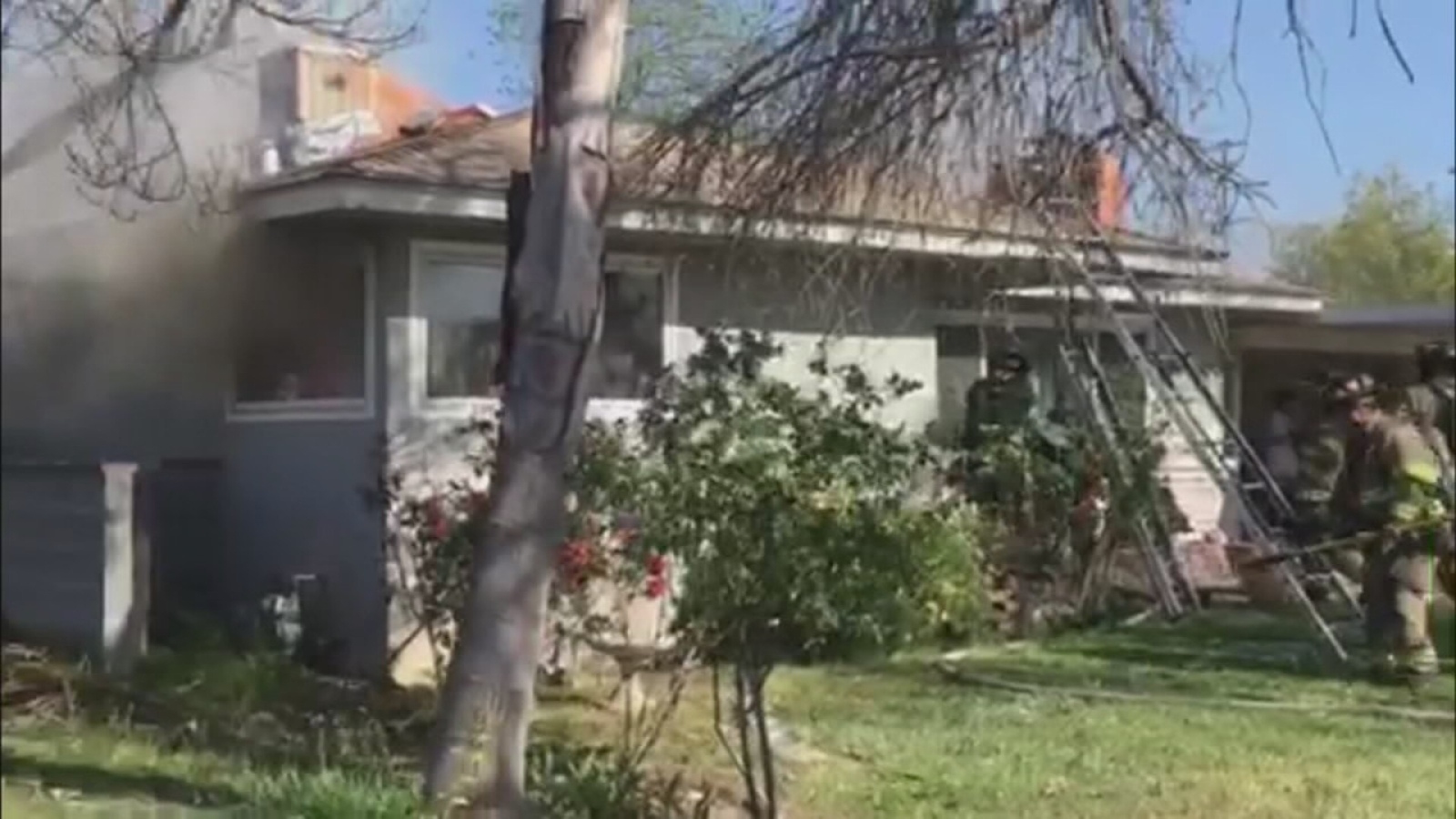 East Central Fresno Fire Displaces Family of Six - ABC30 Fresno