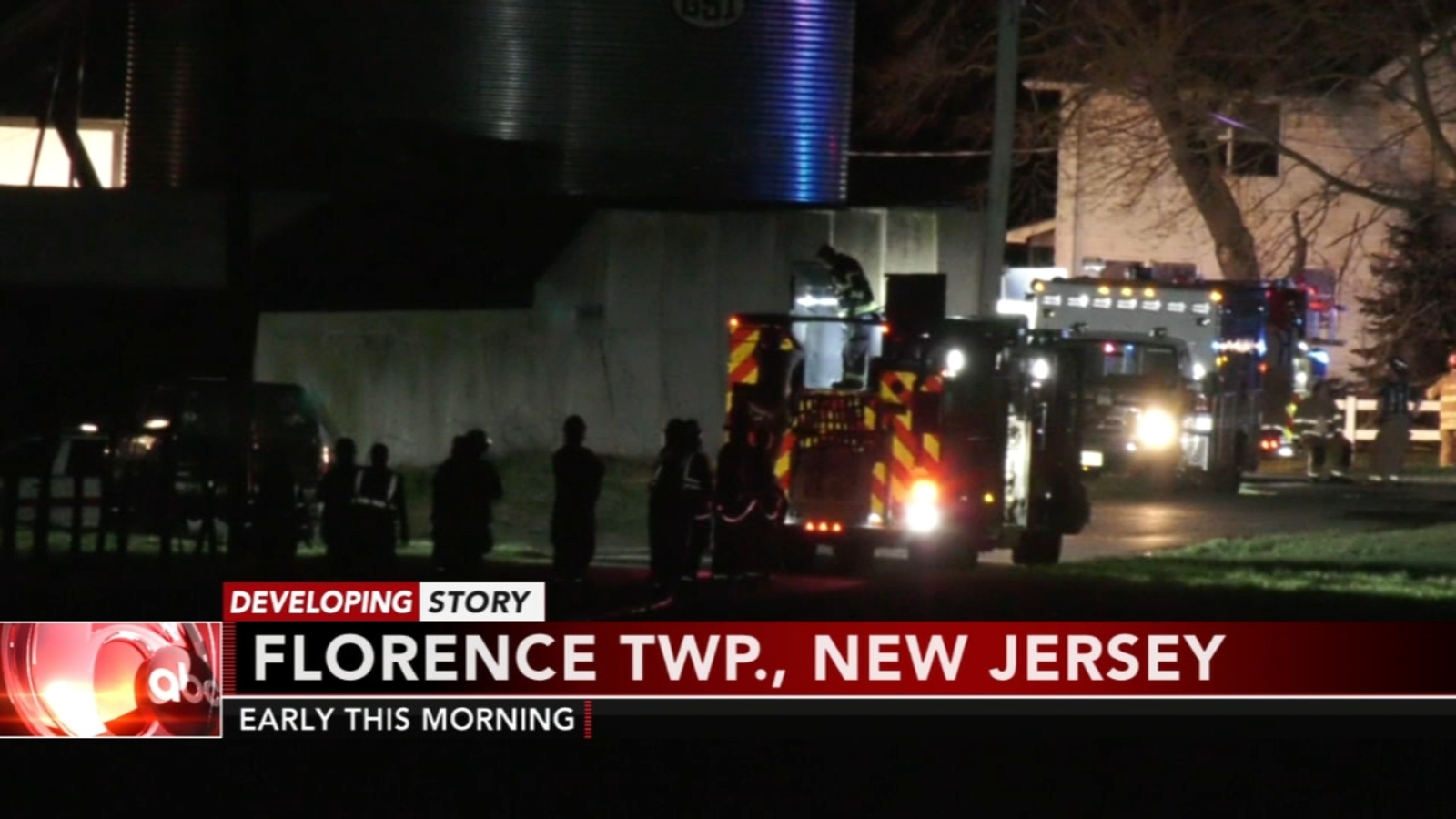 2 firefighters hurt battling farm house fire in Florence Twp., N.J. 6abc Philadelphia