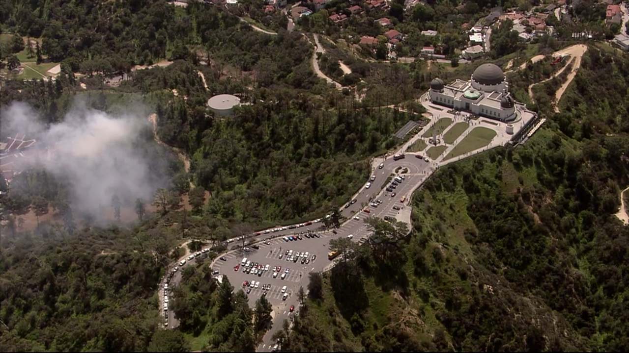 Brush fire near Greek Theatre prompts evac at Griffith Observatory