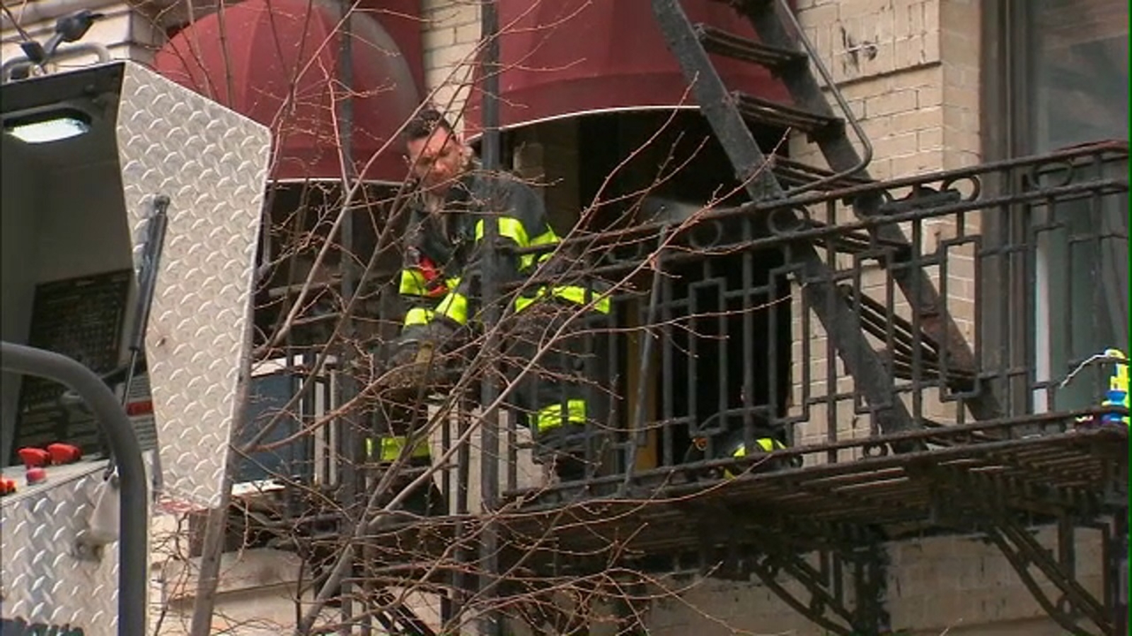 Several hurt after wind-swept fire rips through apartment in Washington ...