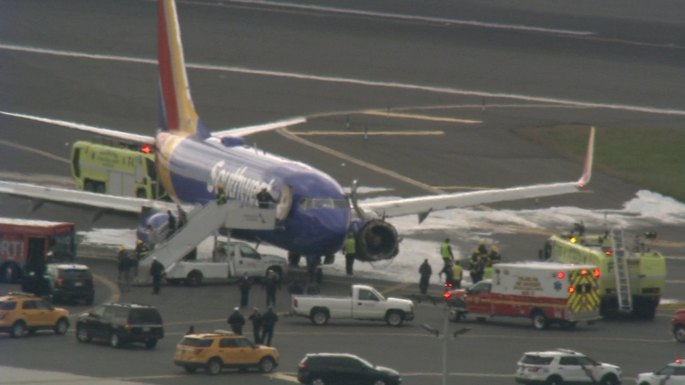RAW VIDEO: Passengers exit after Southwest flight makes emergency landing