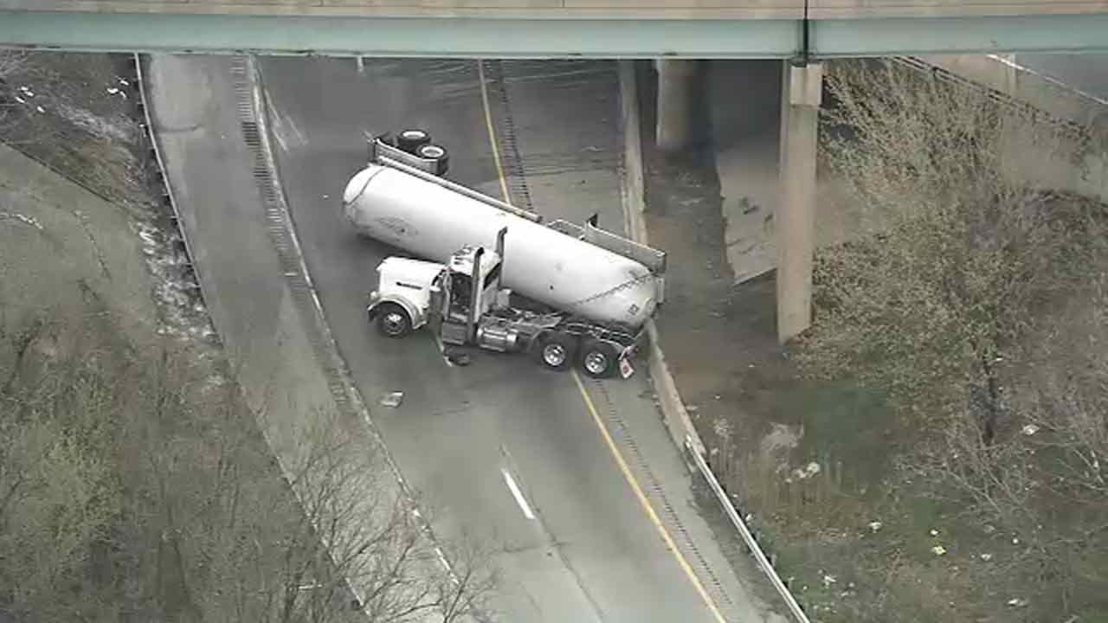 I95 SB, I476 SB to I95 NB reopen in Delco after tanker crash 6abc