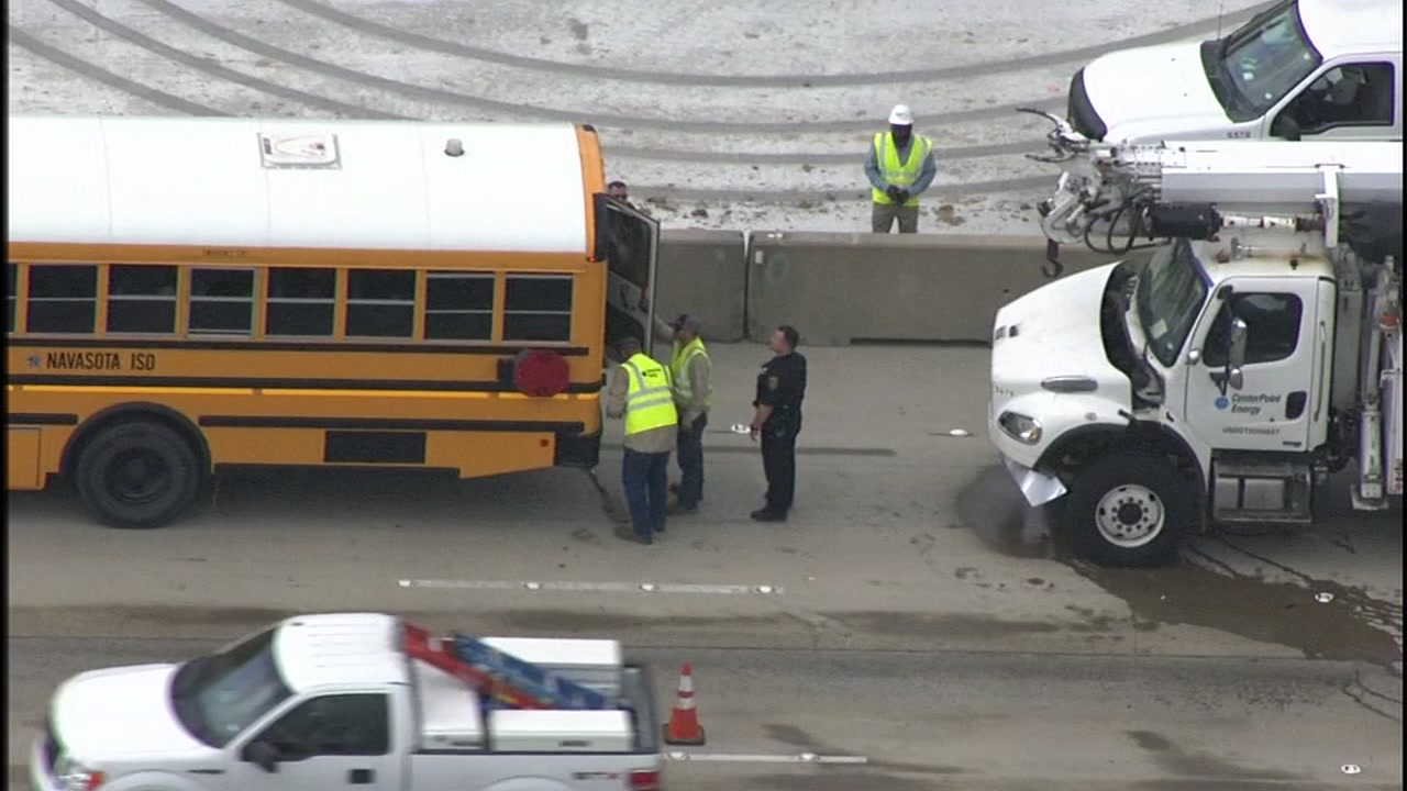 Students hospitalized after crash involving 2 Navasota ISD school buses