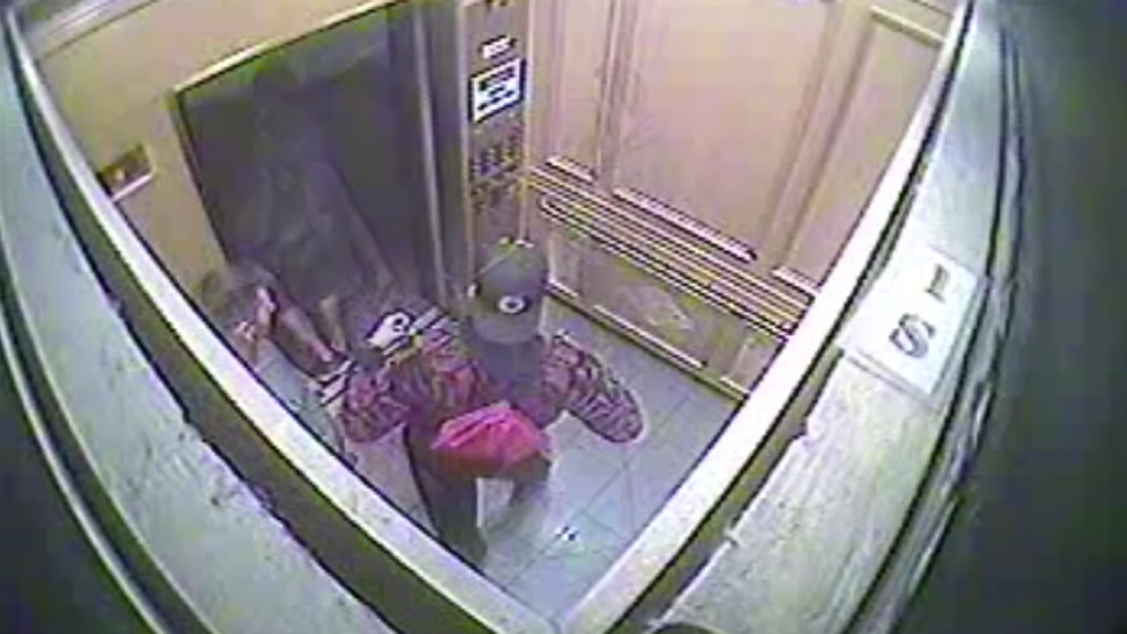 Craigslist Seller Attacked With Bear Mace Sprayed In His Face
