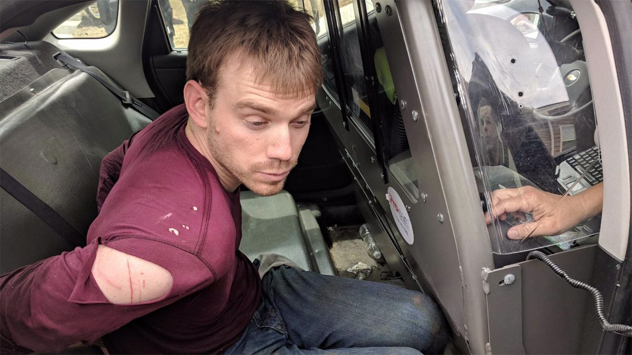 Manhunt continues for Tenn. Waffle House shooting suspect