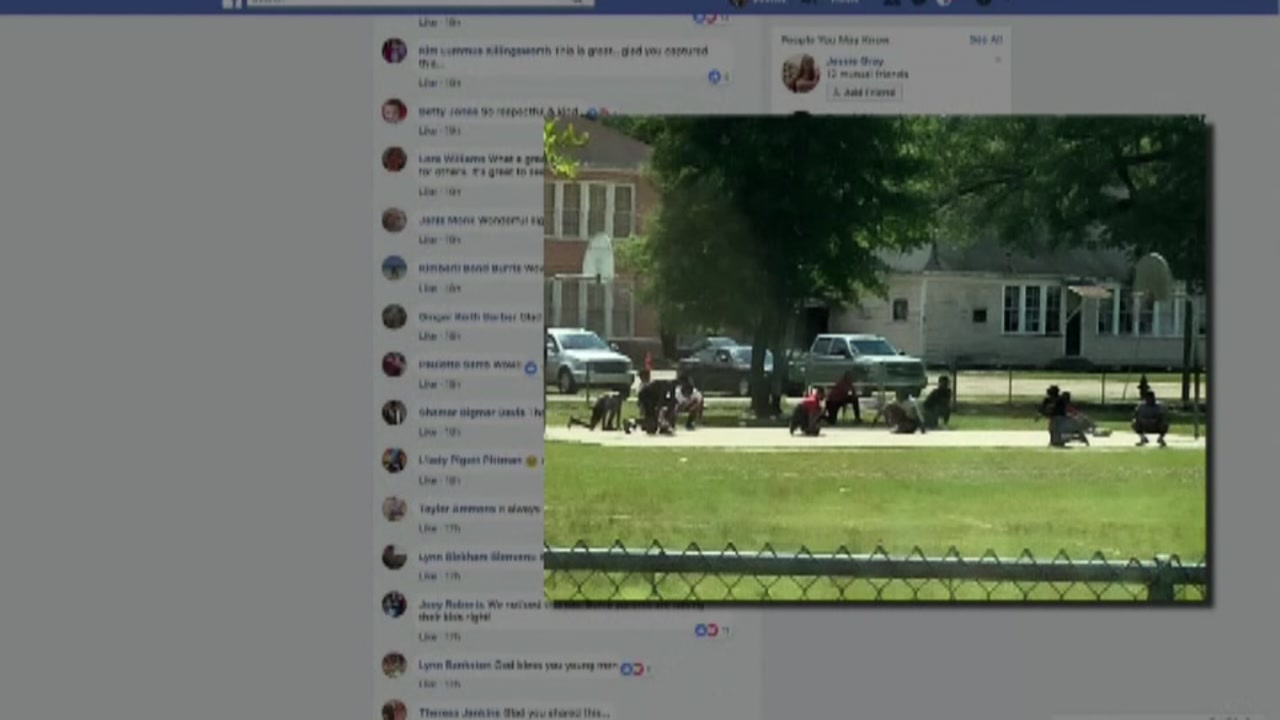 Basketball players kneel for funeral procession