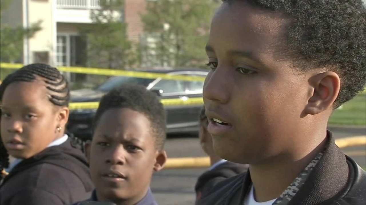 Boys knock on doors to alert neighbors of fire