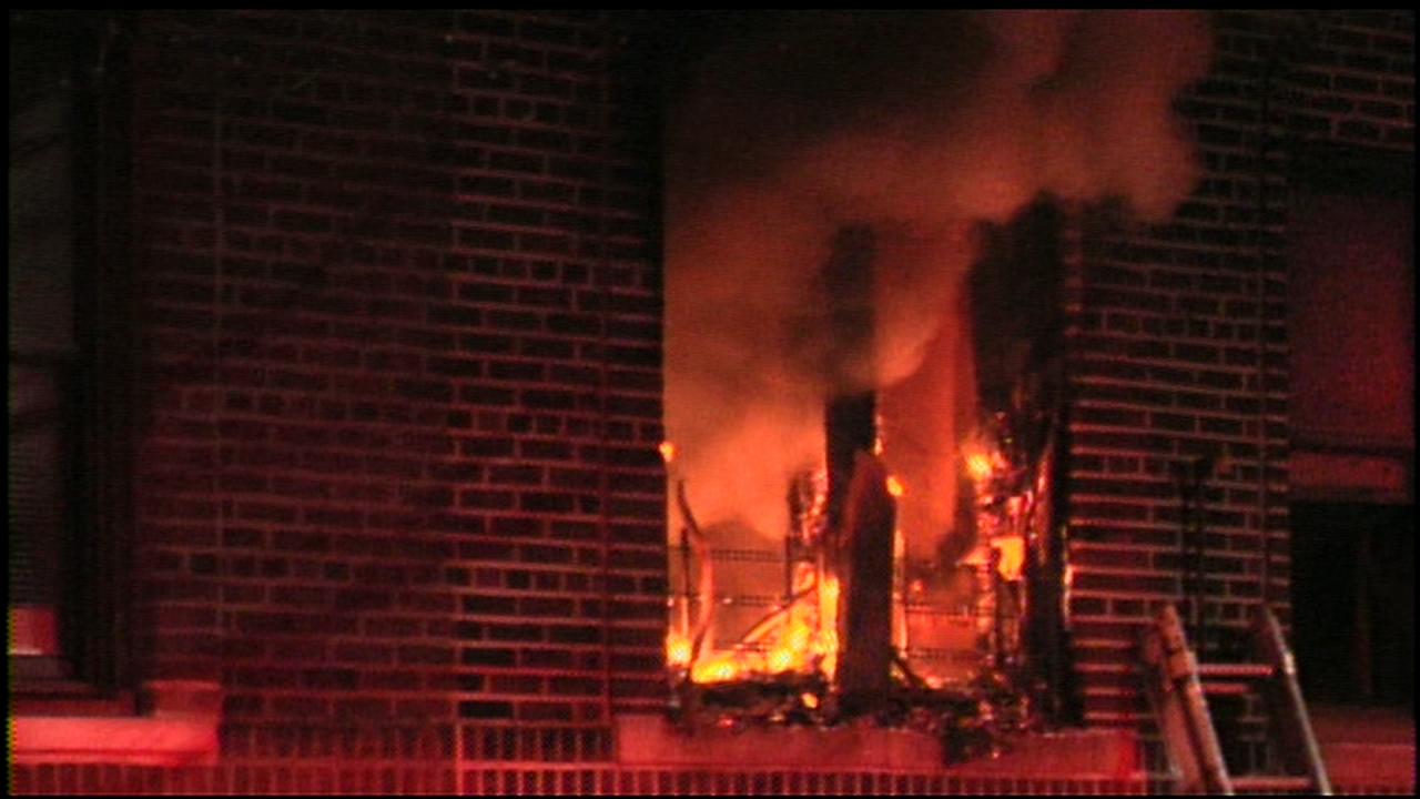 Man seriously burned, 7 others hurt in Queens fire