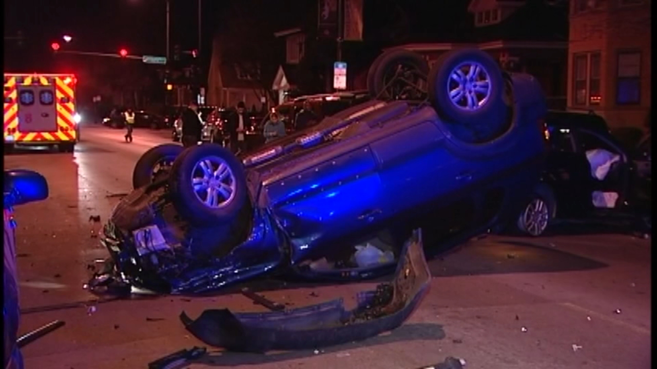 2 drivers missing after 9 cars damaged in Gage Park crash