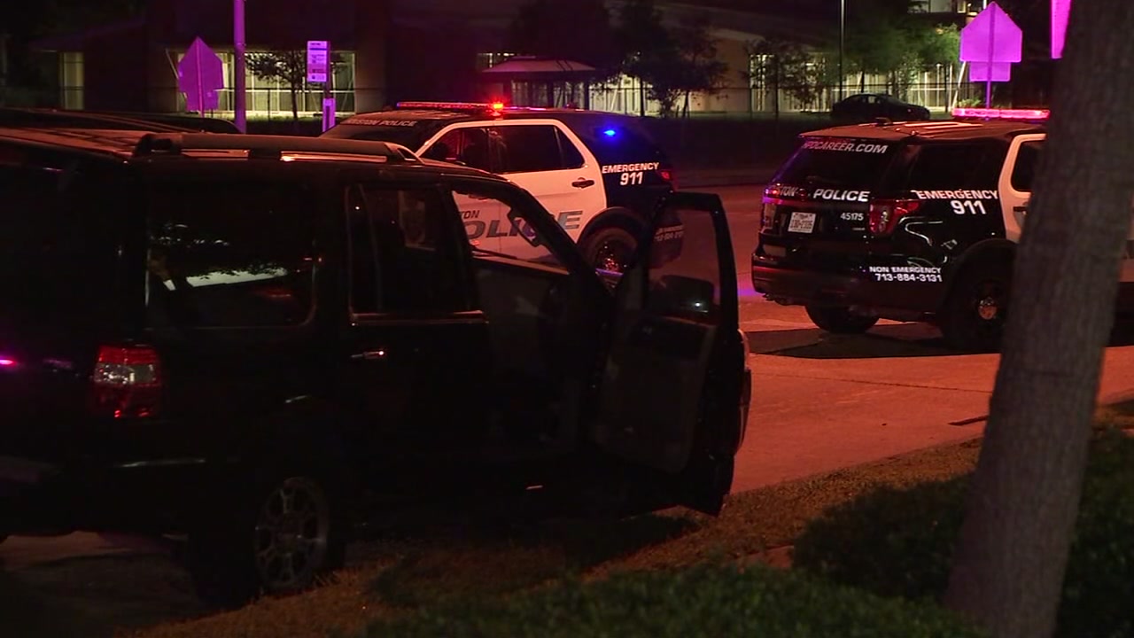 Two 8th graders killed in racing crash in SW Houston