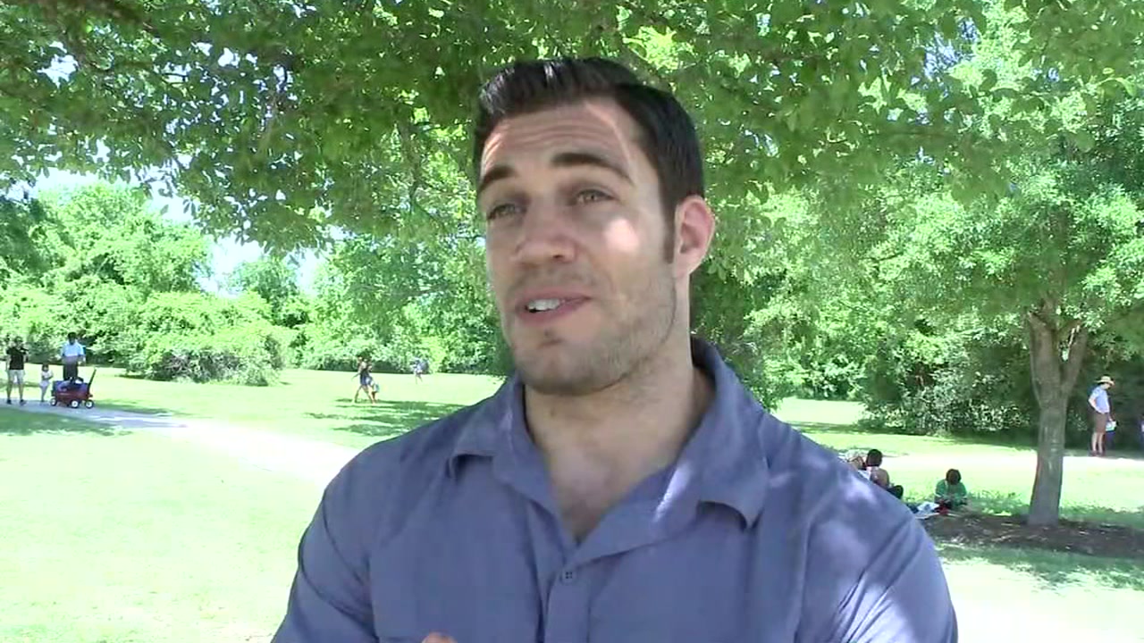 Man named People Mag's "Sexiest Veterinarian"