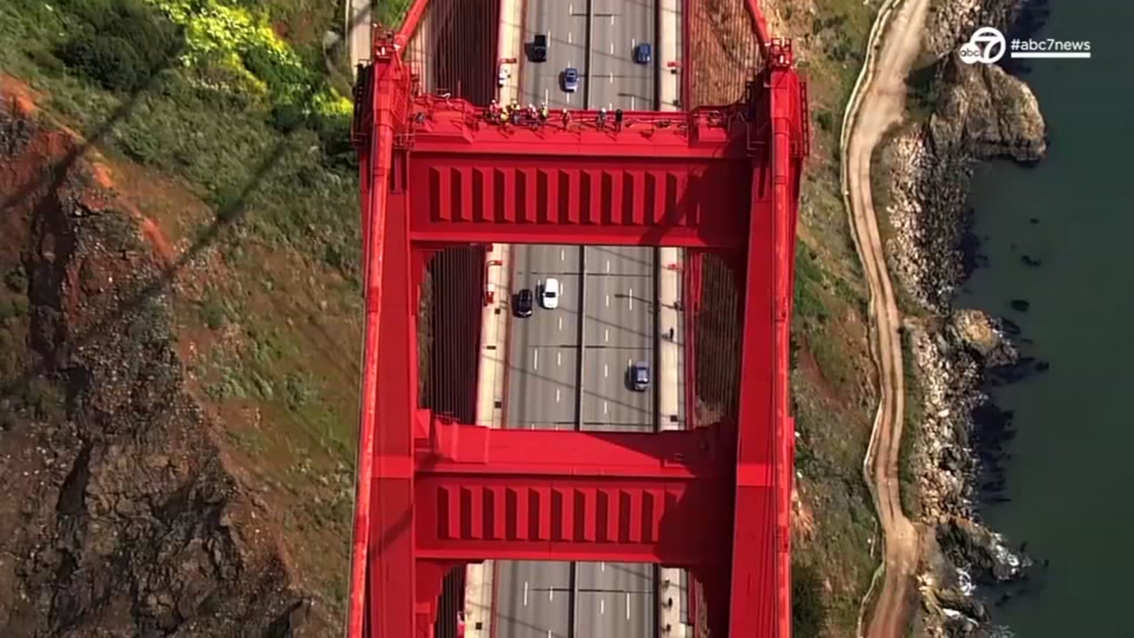 Cool Video Crews Rappel Down San Francisco S Golden Gate Bridge Towers For Inspections Abc7 Chicago