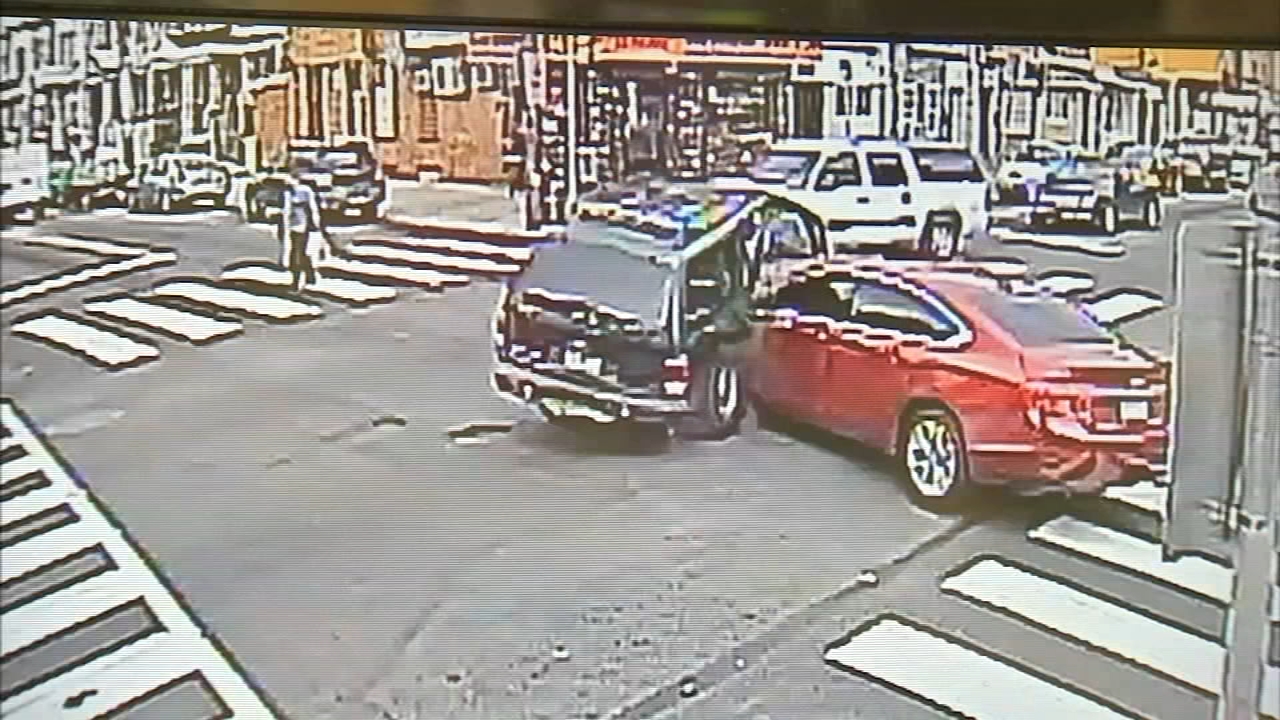 3 vehicles collide on Frankford Avenue in Philadelphia - 6abc Philadelphia