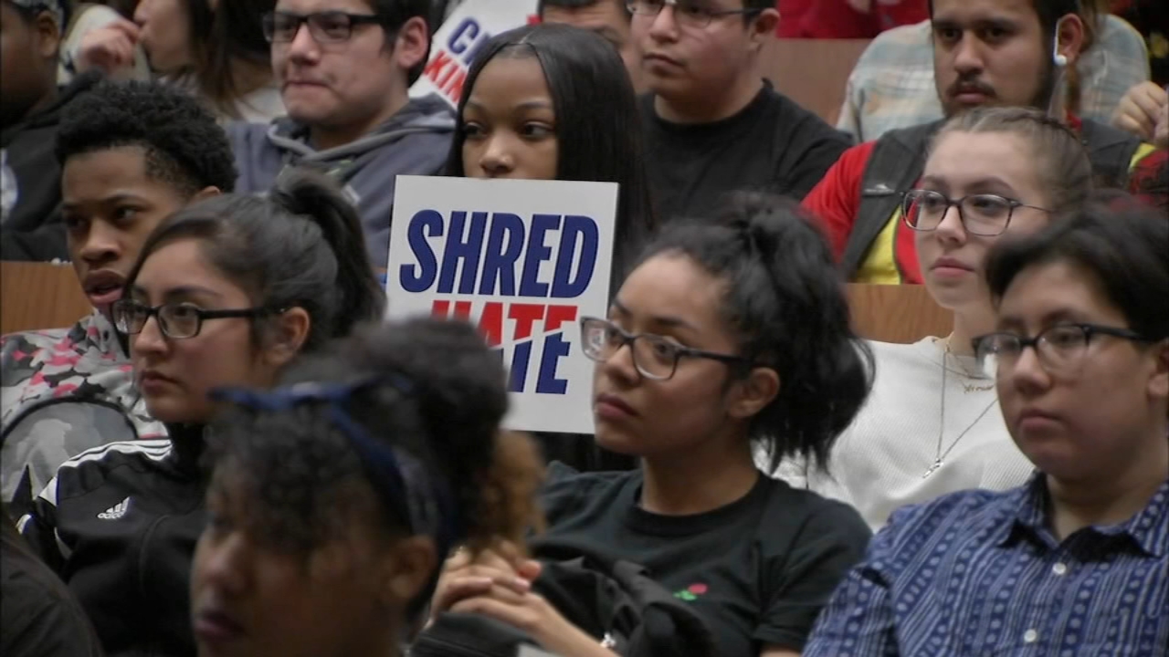 Cubs team up for anti-bullying campaign in Chicago schools