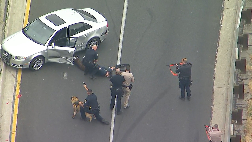Suspects leads police on chase from Orange County into Los Angeles County