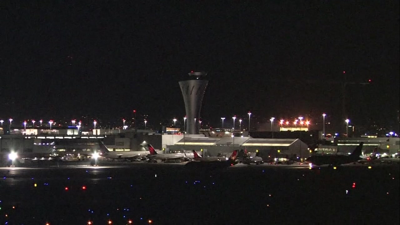 Bay Area lawmaker moves for more regulation to avoid close calls at SFO