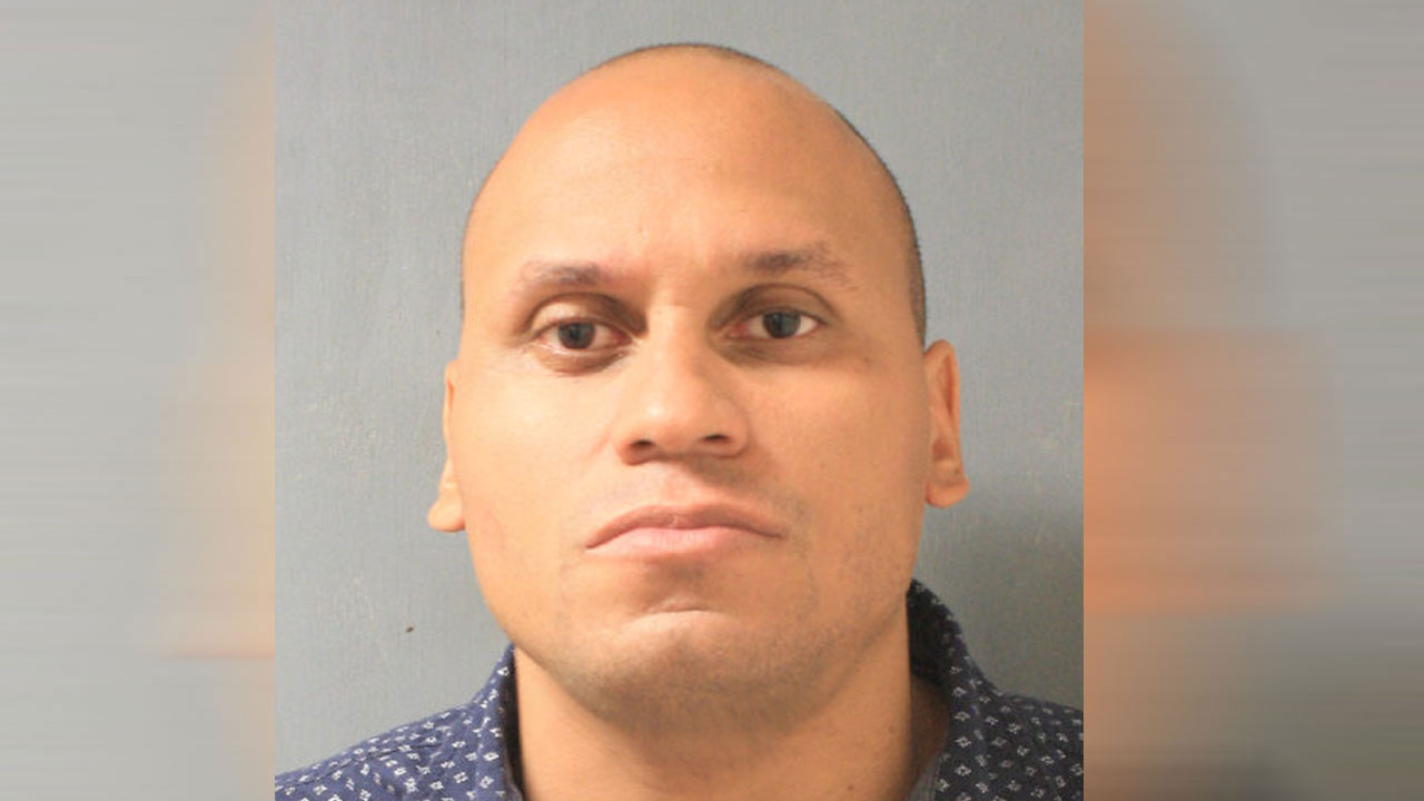 Former officer accused of exposing himself to girl at red light