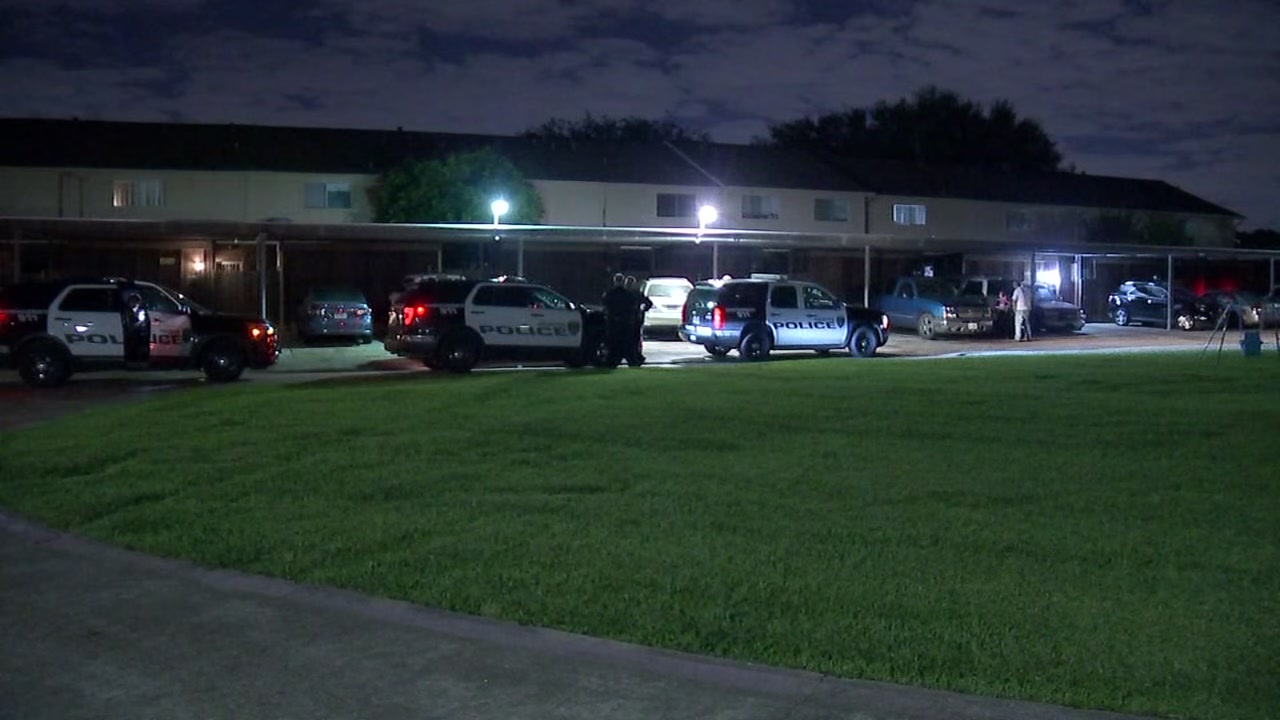Resident shoots suspect apparently breaking into cars in SW Houston