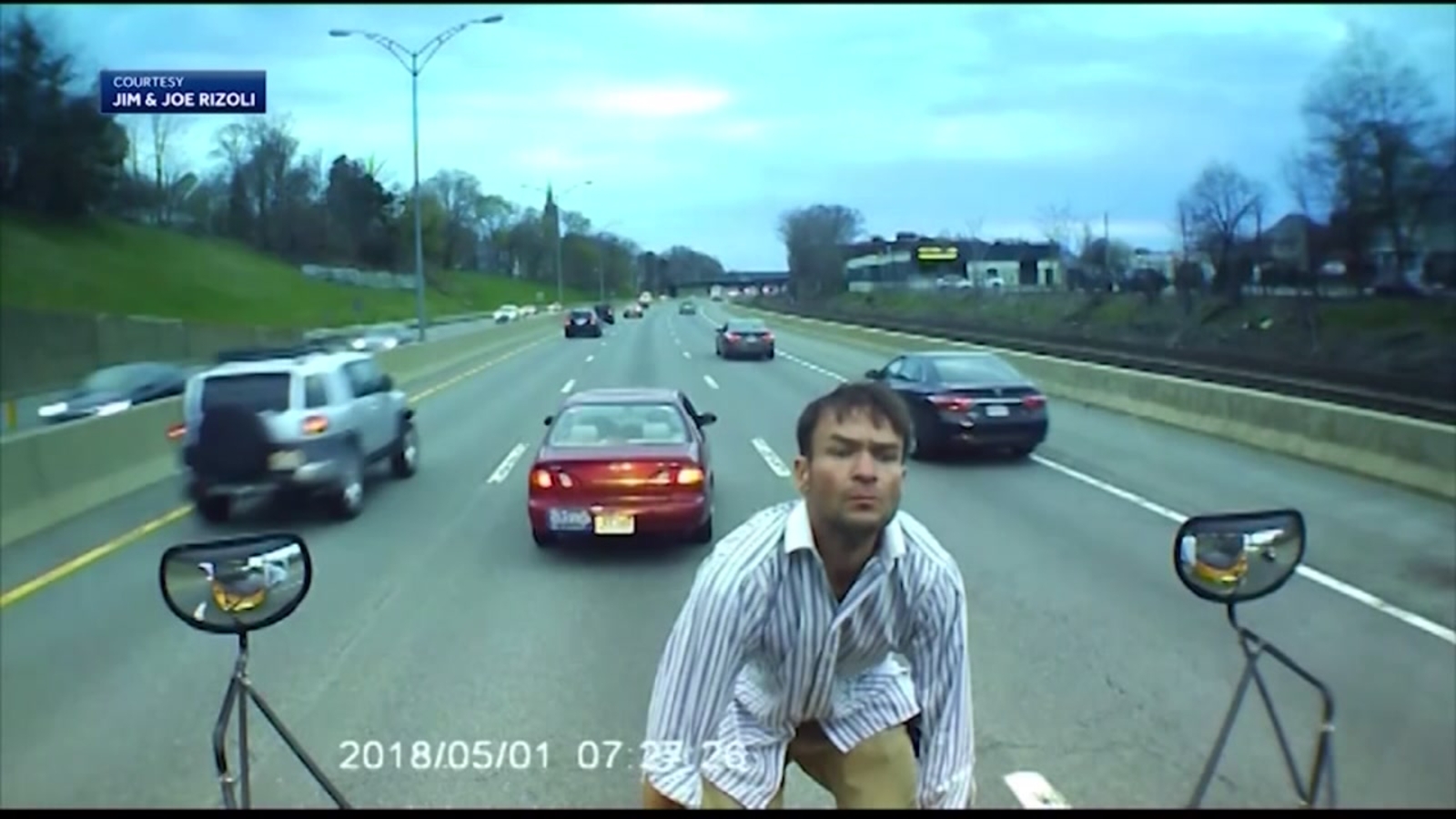 Video shows man jumping on school bus in middle of traffic ABC13 Houston