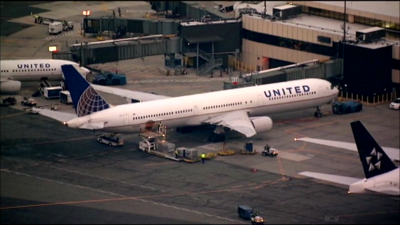 LAWSUIT: Woman kicked off Houston flight over 'pungent odor'