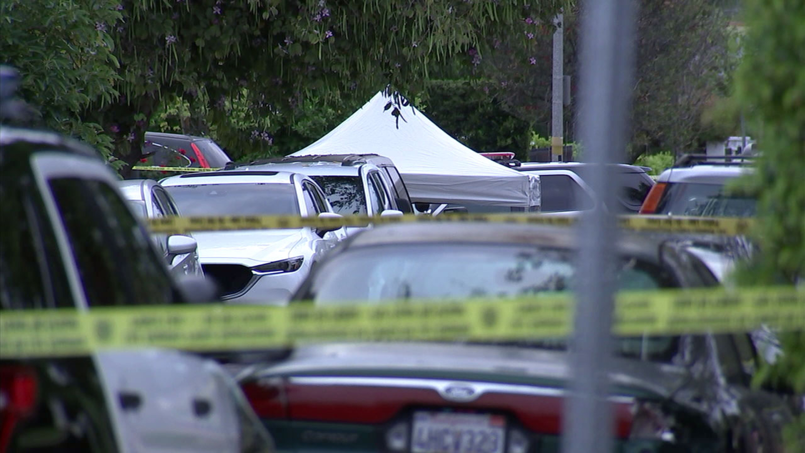 1 man killed, 1 critically wounded in Encino shooting ABC7 Los Angeles