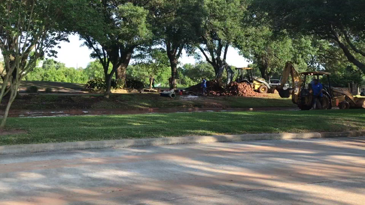 Water main break affecting at least 50 homes in Sugar Land community