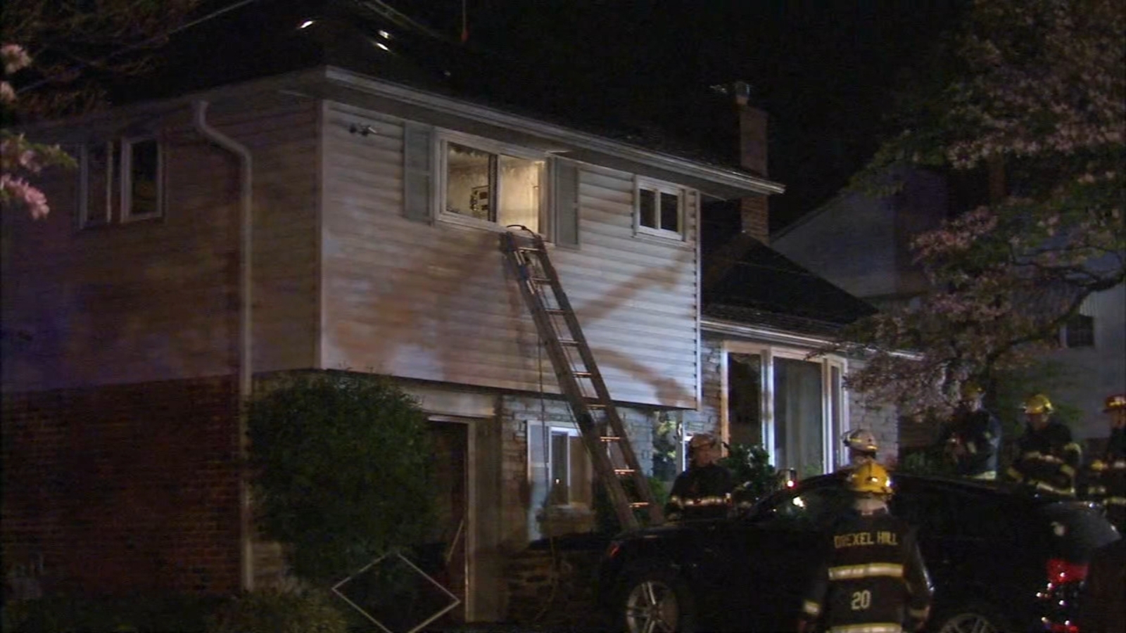 Upper Darby officers rescue 2 from Drexel Hill house fire 6abc Philadelphia
