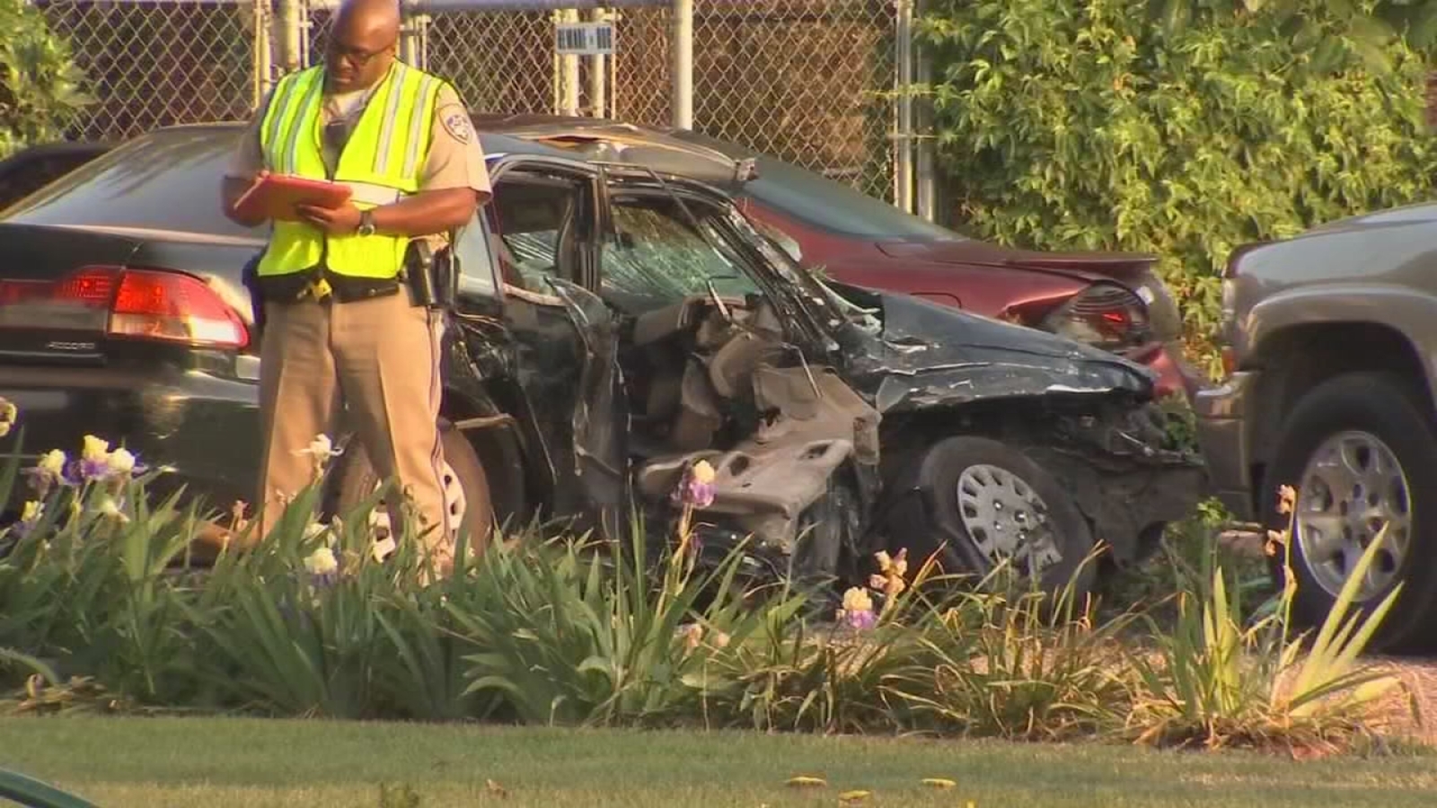 One person dead after 3 vehicle crash near Ivanhoe ABC30 Fresno