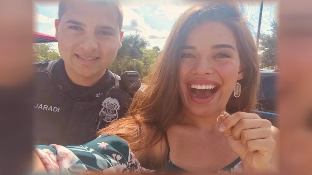 Galveston officer finds woman's lost engagement ring on beach