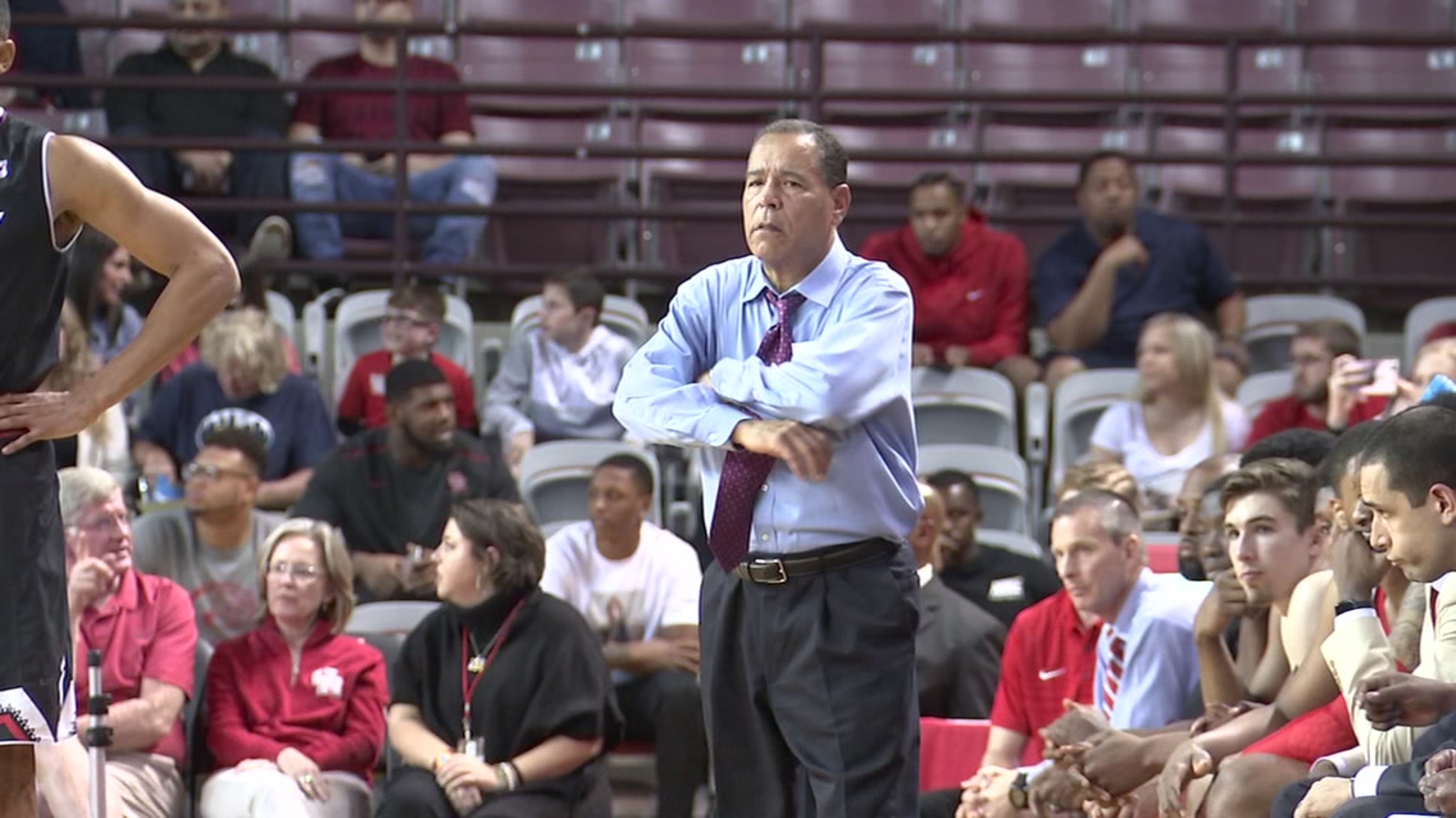Report UH head coach Kelvin Sampson is Orlando's frontrunner in