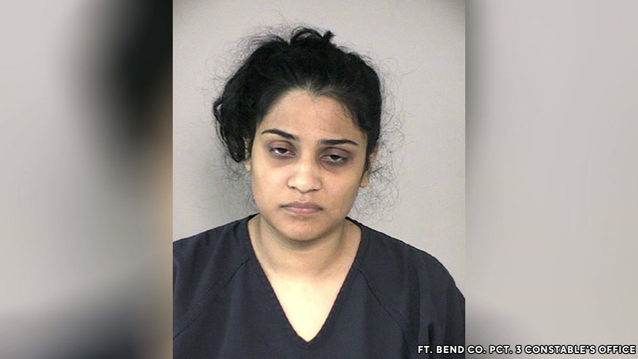 Mom charged after leaving child in hot car