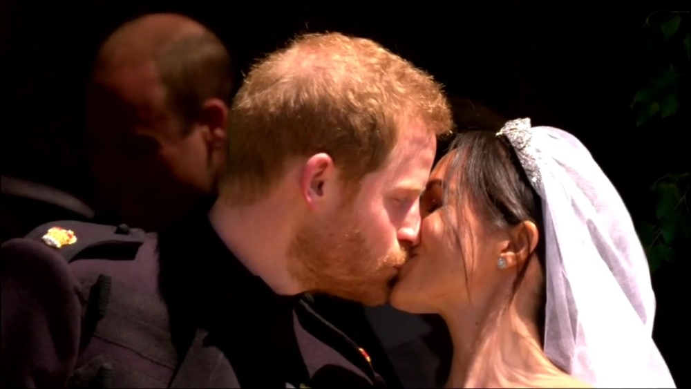 Bay Area royal watchers get up early for wedding