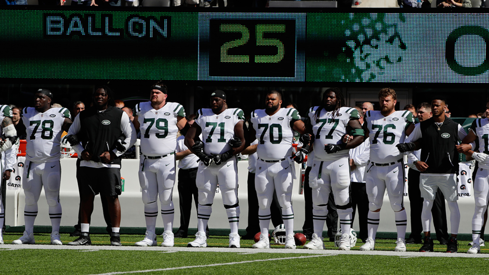 New York Jets owner will pay fines if players violate NFL anthem policy