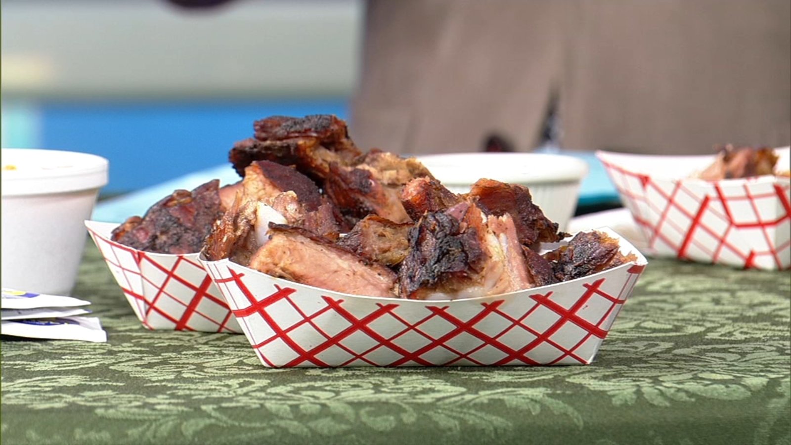 Smoked rib tips and hotlinks served up at Uncle John's BBQ in Homewood ABC7 Chicago