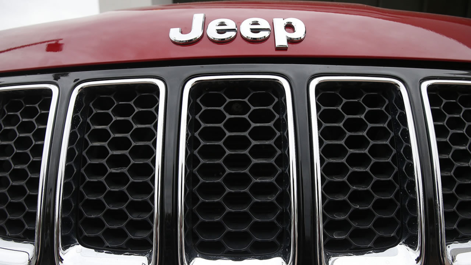 Jeep recalls more than 354,000 Grand Cherokees because rear coil