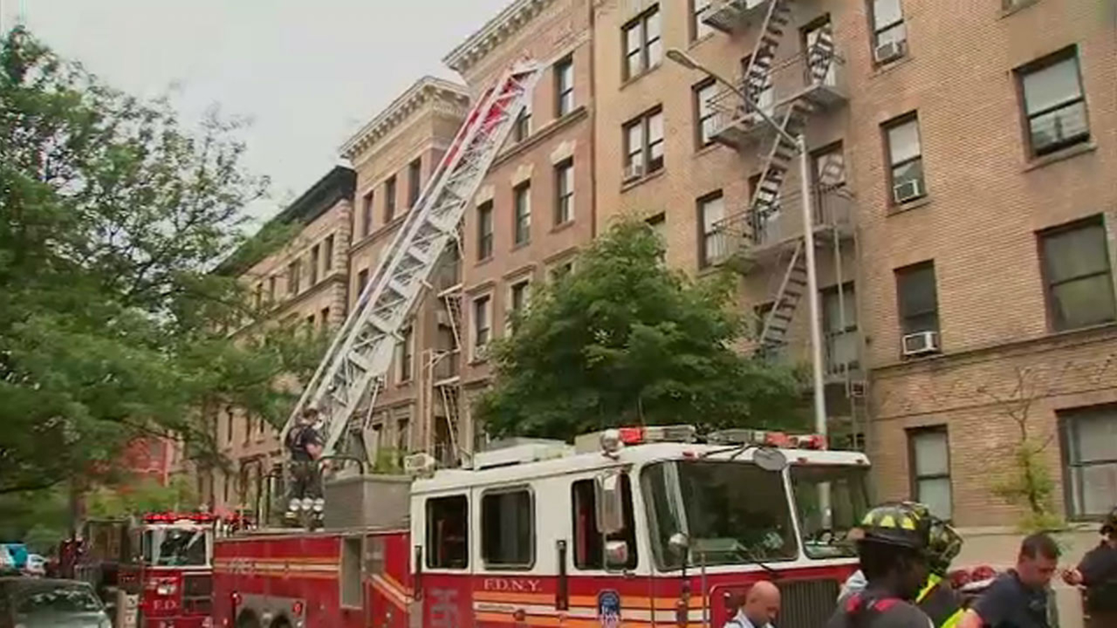 Sw19 Fire FDNY: Smoking caused fire that killed man, 28, in Upper West Side ...