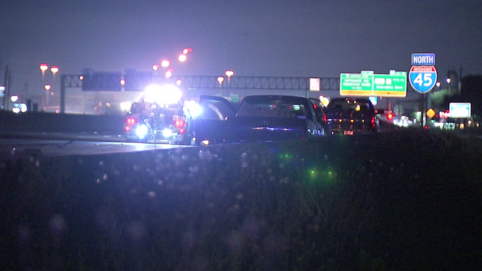Man walking on Gulf Freeway hit and killed overnight - ABC13 Houston