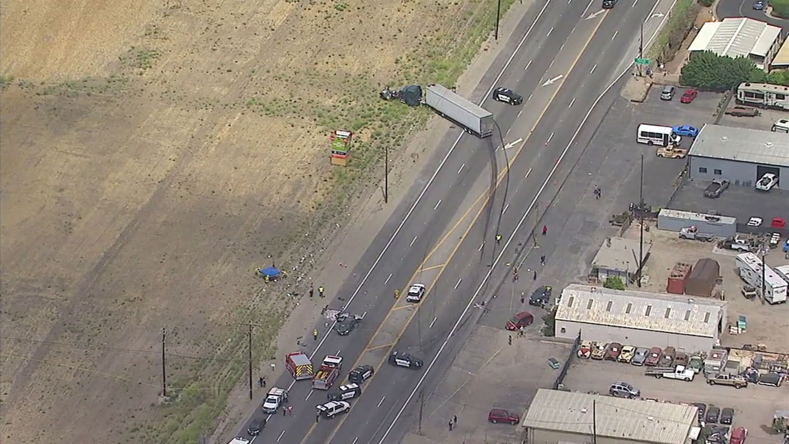 At least 1 killed, 3 injured in traffic collision involving semitruck in Fillmore ABC7 Los Angeles
