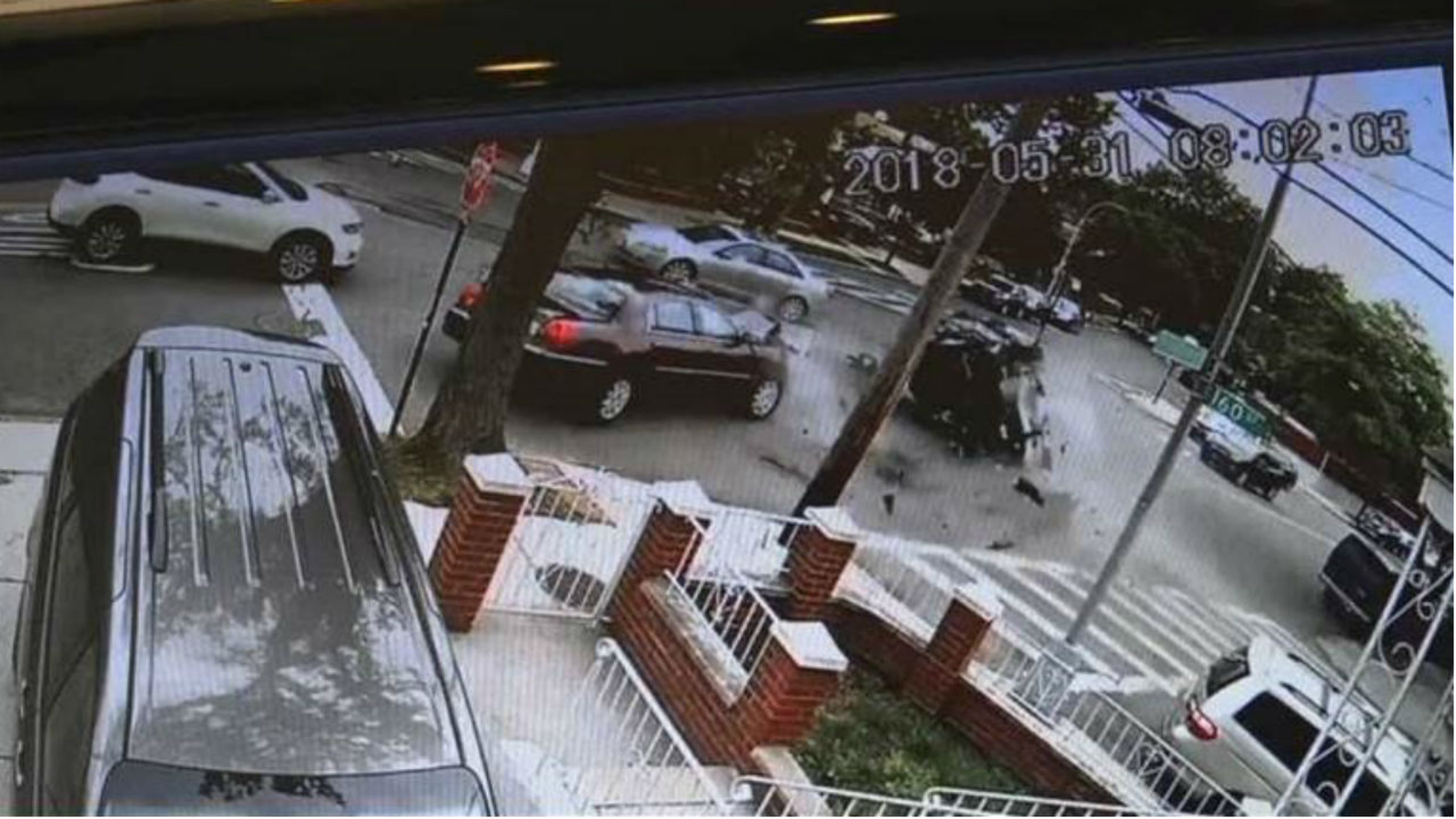 CAUGHT ON VIDEO 5car crash in Whitestone, Queens, leaves several