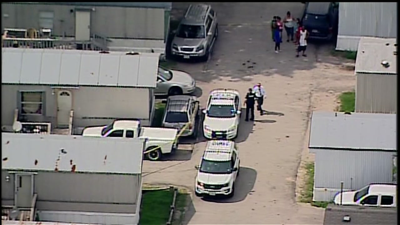 9-month-old dies after being left in hot car near Baytown