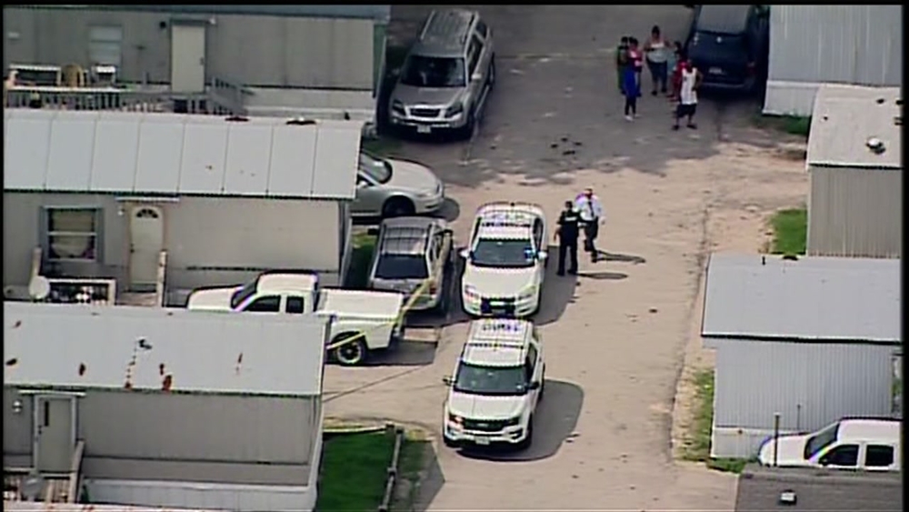 9-month-old dies after being left in hot car near Baytown