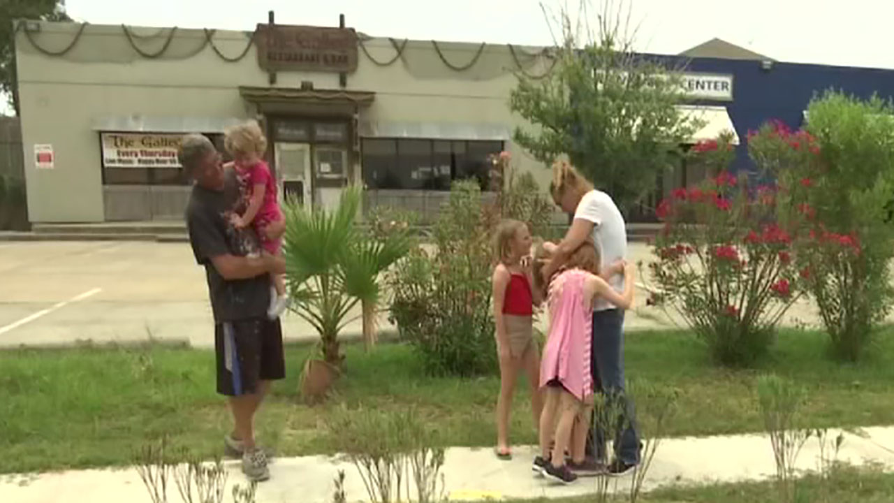 Galveston family receives 'guardian angels' after making call to police