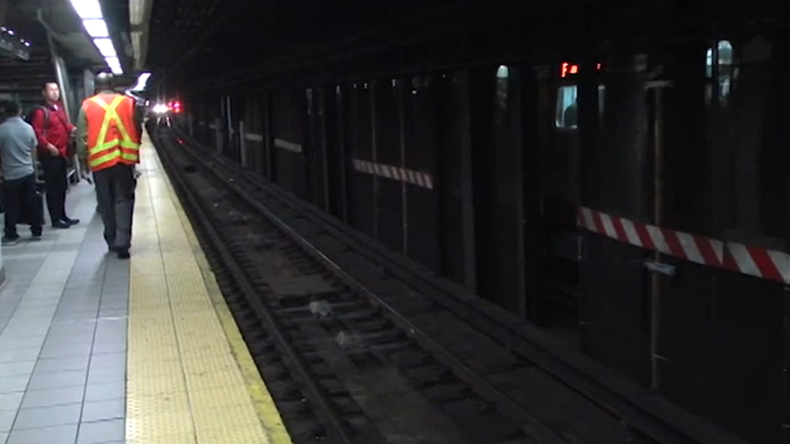 Man struck and killed by subway train at station in Jackson Heights