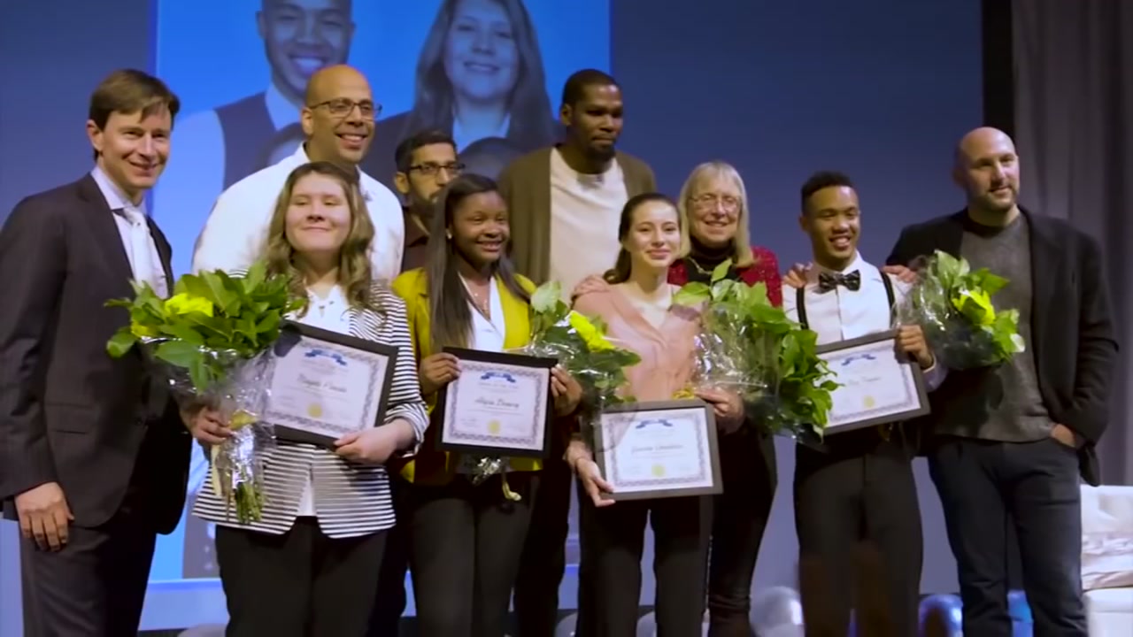 Kevin Durant pays for first year of college for 4 Bay Area students