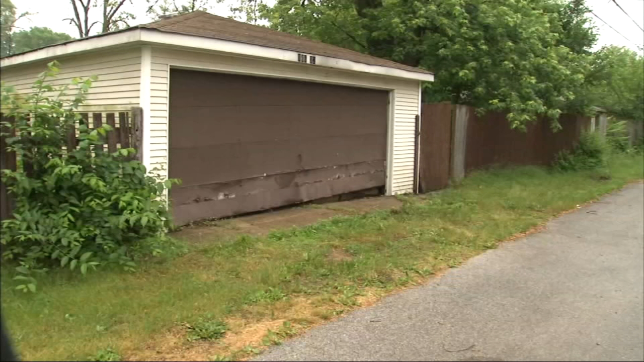 Woman found dead in Dolton alley