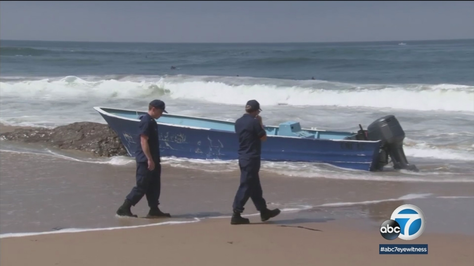 Panga boat washes ashore in Laguna Beach in suspected human smuggling ...