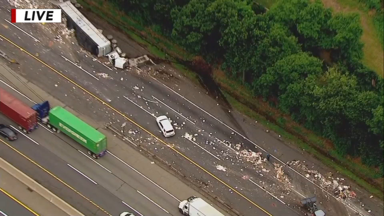 3 Hurt When Tractor Trailer Carrying Garbage Overturns On New Jersey Turnpike 6abc Philadelphia