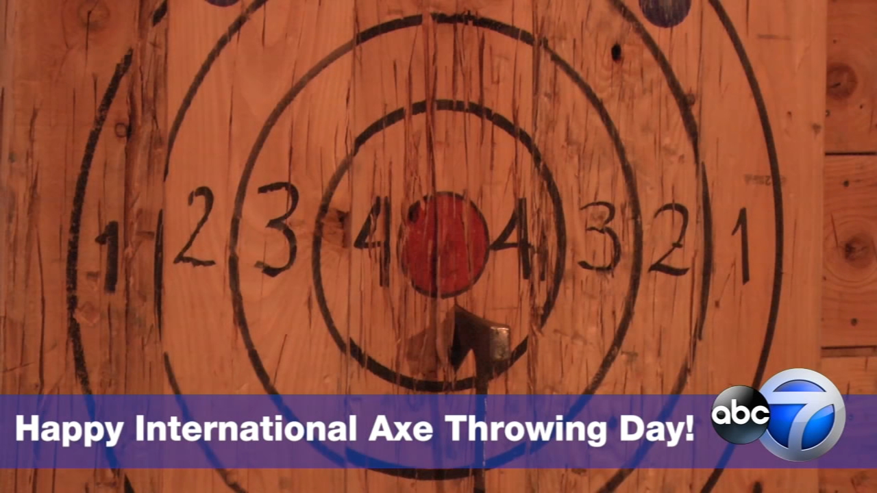 Free axe throwing in Lakeview, West Loop 